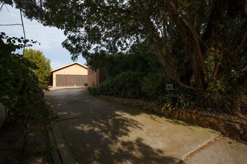 5 Bedroom Property for Sale in Mossel Bay Central Western Cape